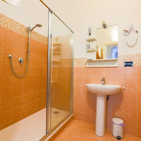 White 4* Lerici