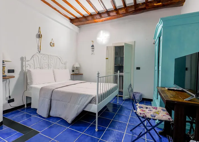 White 4* Lerici