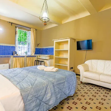 White Pensionat Lerici