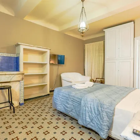 Guest house White 4*